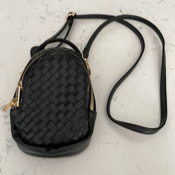 Mellow World Zip Around Cell Phone Crossbody Bag - Picture 2 of 5